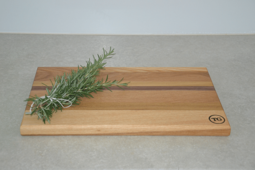 Servírovací a krájecí prkénko z masivu | 40×25×2,5 cm