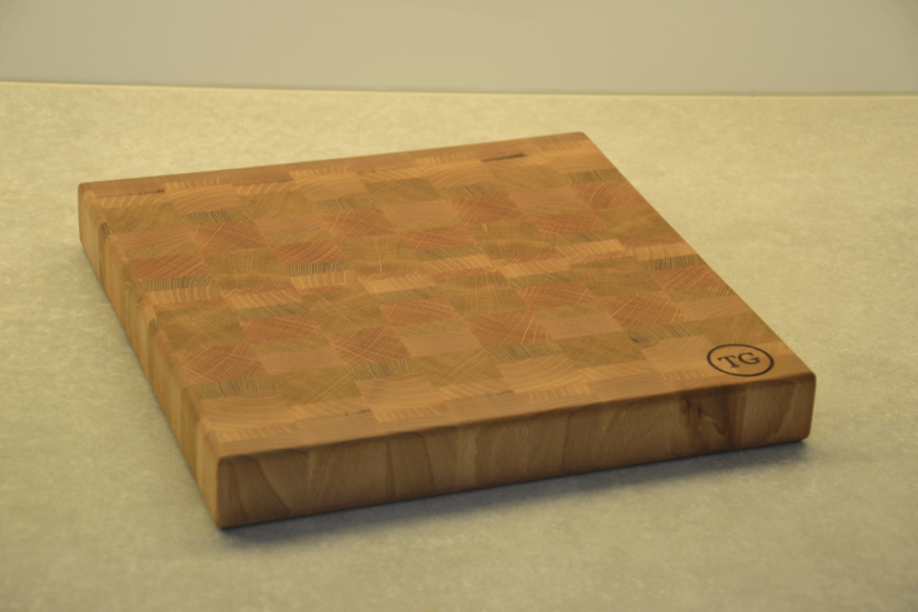 Řeznické prkénko z masivu | 28,5x28,5x3,5 cm