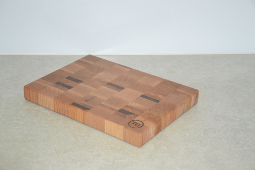 Řeznické prkénko z masivu | 32,5x23,5x3,5 cm