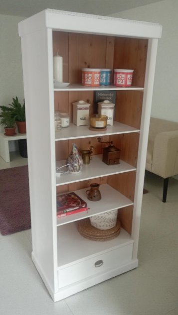 Renovace staré policové skříně